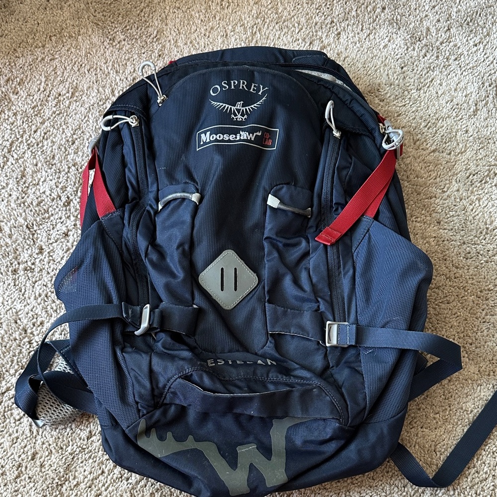 Osprey Backpack - Blue with Red Accents moosejaw Esteban